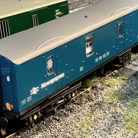 12amodels oo 4mm scale nlx gangwayed newspaper van conversion kit for lima hornby guv 3