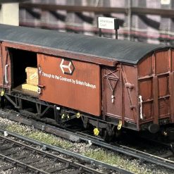 12A40097 Full Chassis Kit and Body Detailing Kit for Triang VIX Ferry Van